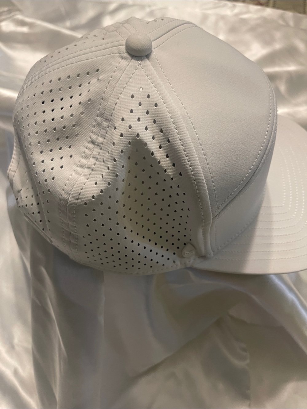 Breathable White Men’s Performance Baseball Cap - Picture 3 of 7
